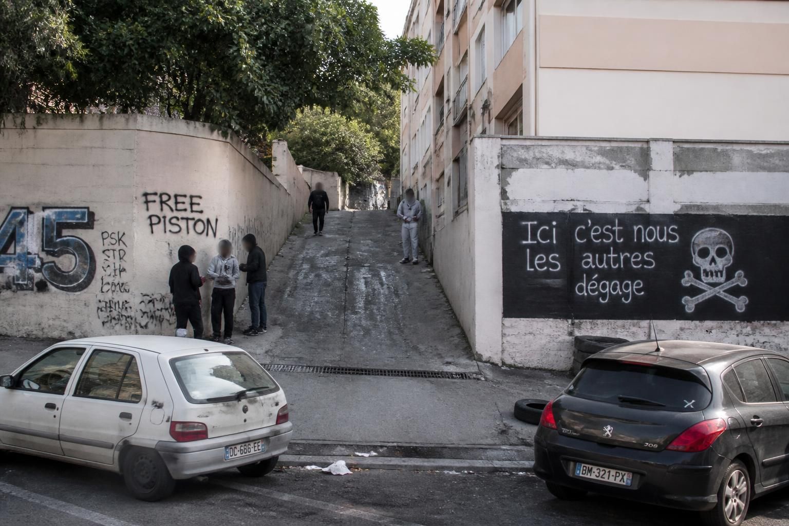 découvrez les dangers de castellane à marseille et suivez notre guide pratique pour éviter les pièges et profiter en toute sécurité de cette zone urbaine.